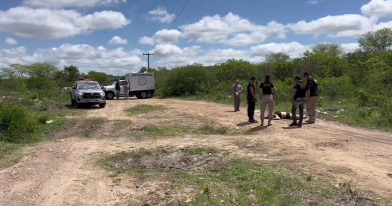 Mulher é encontrada morta com marcas de tiros na zona rural de Caruaru (PE) - Investigação em Andame