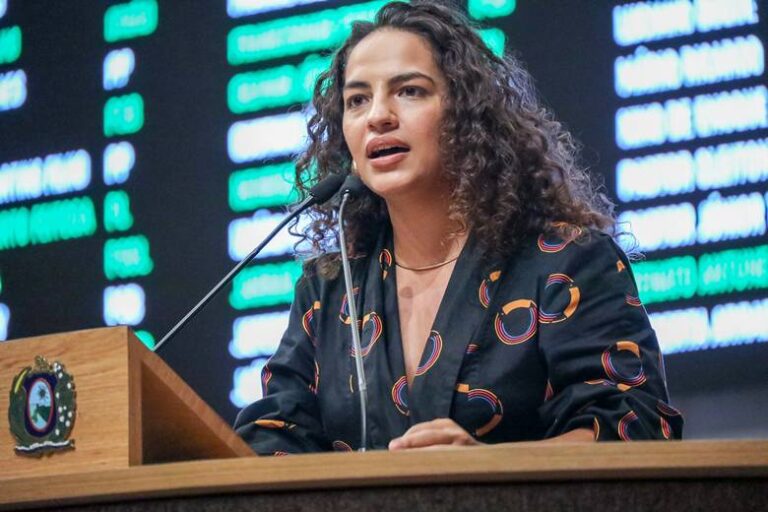 Rosa Amorim: Cidadã Petrolinense e Medalha Dom Malan em Destaque