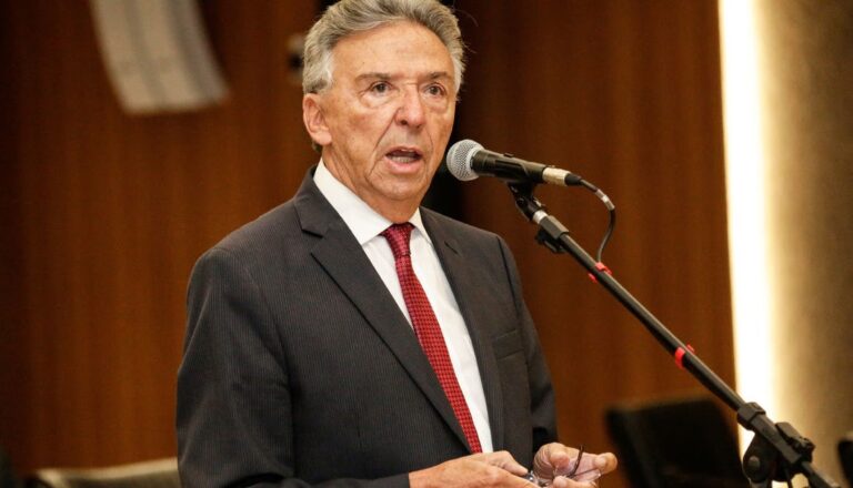 Zé Queiroz Avalia Trocar PDT pelo PCdoB para Disputar a Assembleia Legislativa de Pernambuco Zé Queiroz Avalia Trocar PDT pelo PCdoB para Disputar a Assembleia Legislativa de Pernambuco
