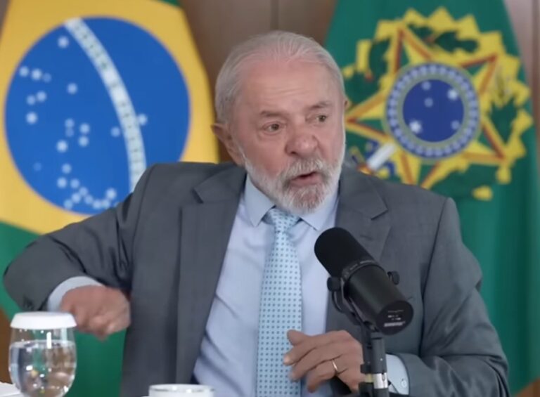A Apatia Política e Seus Efeitos: O Crescimento de Flávio Bolsonaro