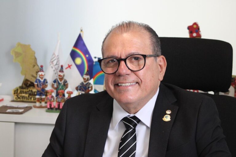 Aristeu Plácido Jr. Receberá Título de Cidadão Caruaruense em Abril Aristeu Plácido Jr. Receberá Título de Cidadão Caruaruense em Abril