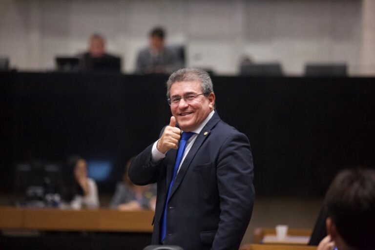 Luciano Duque Assume a Liderança do Podemos na Alepe: Novos Rumos para Pernambuco Luciano Duque Assume a Liderança do Podemos na Alepe: Novos Rumos para Pernambuco
