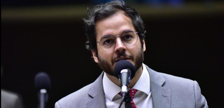 Túlio Gadêlha se filia ao PSD e reafirma apoio a Lula em busca de vaga no Senado