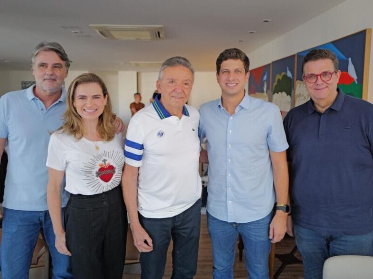 Zé Queiroz se filia ao MDB e anuncia pré-candidatura a deputado estadual ao lado de João Campos Zé Queiroz se filia ao MDB e anuncia pré-candidatura a deputado estadual ao lado de João Campos