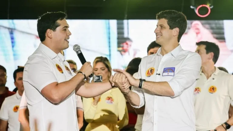João Campos Relembra Início na Política e Apresenta Promessas em Evento em Garanhuns