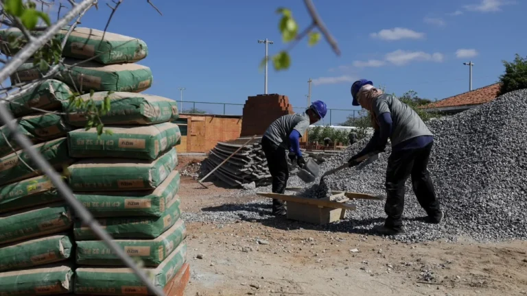 Pernambuco lidera crescimento em empregos na construção civil com alta de 18%