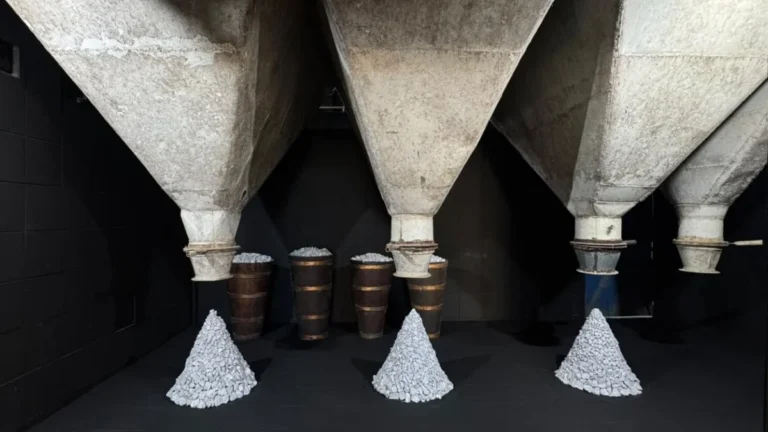 Usina de Arte inaugura instalação de Júlio Villani em antigo armazém de açúcar