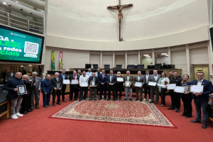 70 Anos da Acesc: Homenagem Marca Legado da Crônica Esportiva em Santa Catarina 70 Anos da Acesc: Homenagem Marca Legado da Crônica Esportiva em Santa Catarina
