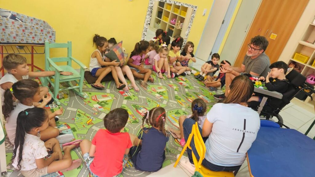 Agradeço de coração: A emocionante inclusão de um aluno com síndrome rara em Florianópolis