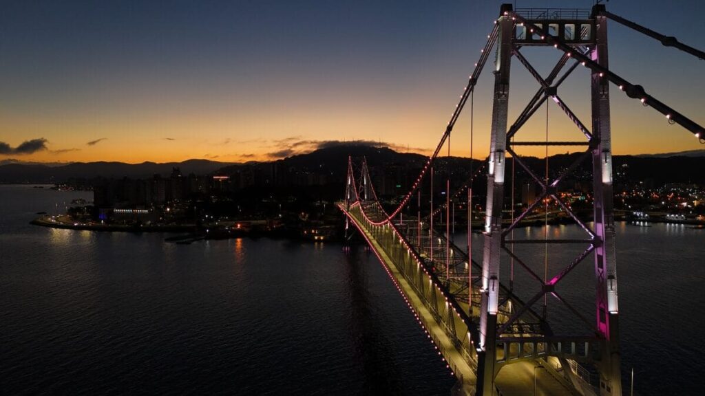 Centenário da Ponte Hercílio Luz: A Velha Senhora e Suas Histórias Incríveis