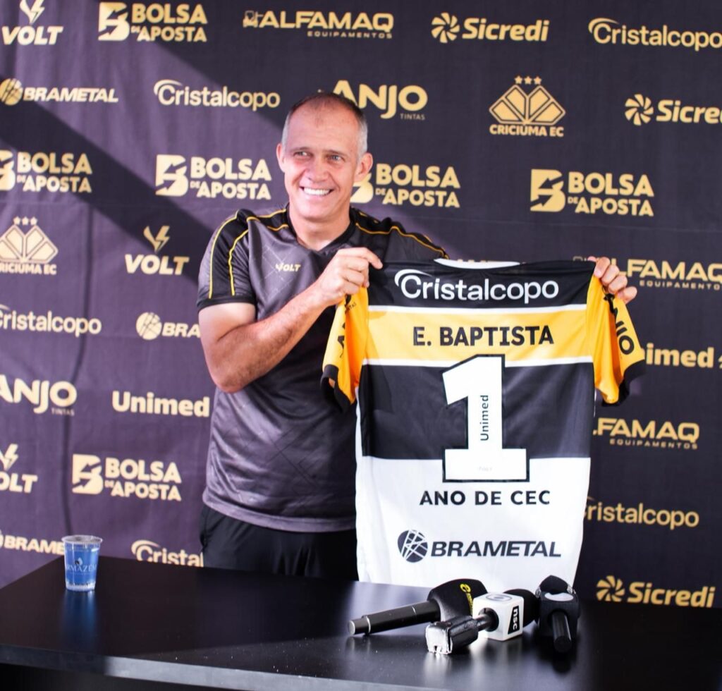 Eduardo Baptista Celebra um Ano no Criciúma e Almeja a Série A: “Meu Desejo é Estar Aqui” Eduardo Baptista Celebra um Ano no Criciúma e Almeja a Série A: "Meu Desejo é Estar Aqui"