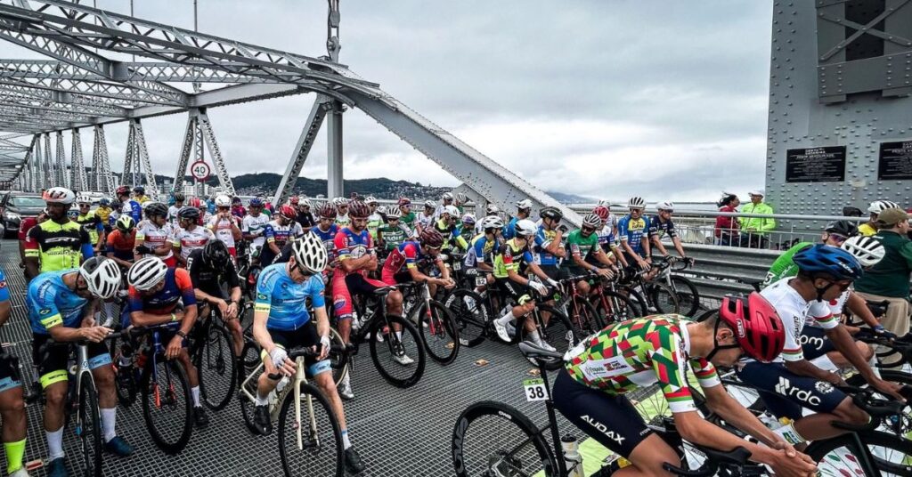 Florianópolis Reformula Regras para Eventos Esportivos e Abre Espaço na Alta Temporada Florianópolis Reformula Regras para Eventos Esportivos e Abre Espaço na Alta Temporada