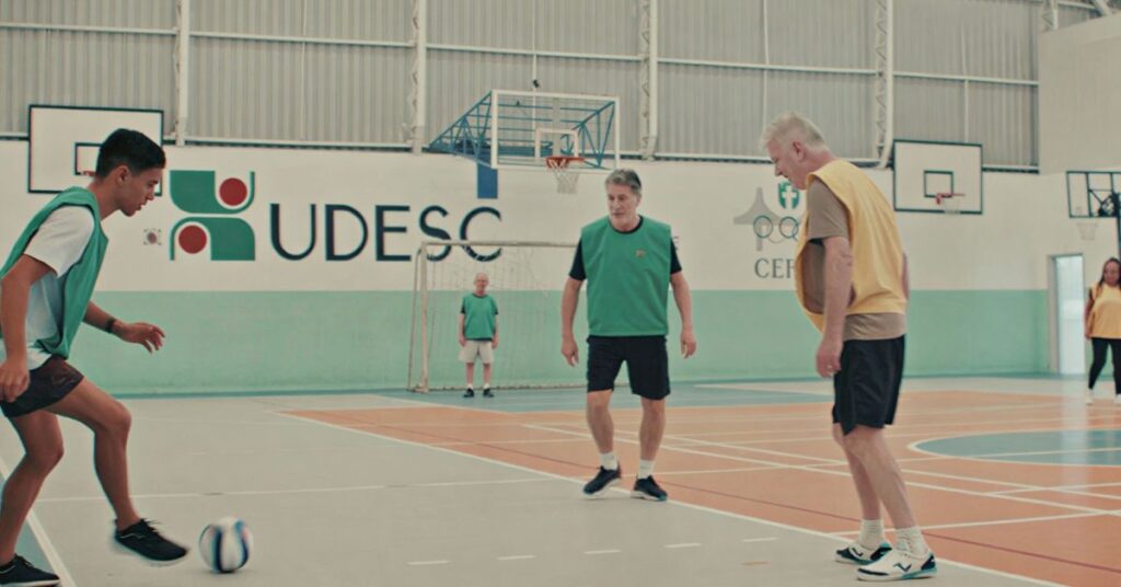 Futebol Adaptado para Maiores de 60 Anos em Florianópolis: Atividade Gratuita na Udesc