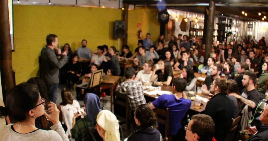 Pint of Science: A Ciência em Debate Nos Bares de Curitiba