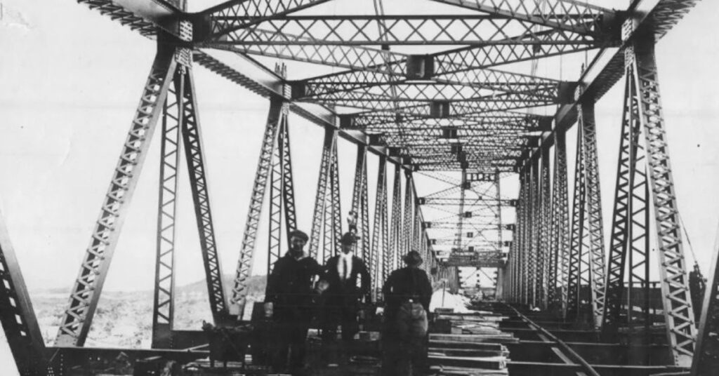 Ponte Hercílio Luz: O Patrimônio que Transformou Florianópolis Há 100 Anos Ponte Hercílio Luz: O Patrimônio que Transformou Florianópolis Há 100 Anos