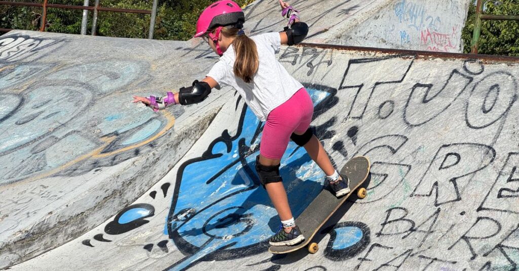 UFSkate: Projeto da UFSC Revoluciona Florianópolis com Aulas de Skate e Inclusão Social UFSkate: Projeto da UFSC Revoluciona Florianópolis com Aulas de Skate e Inclusão Social