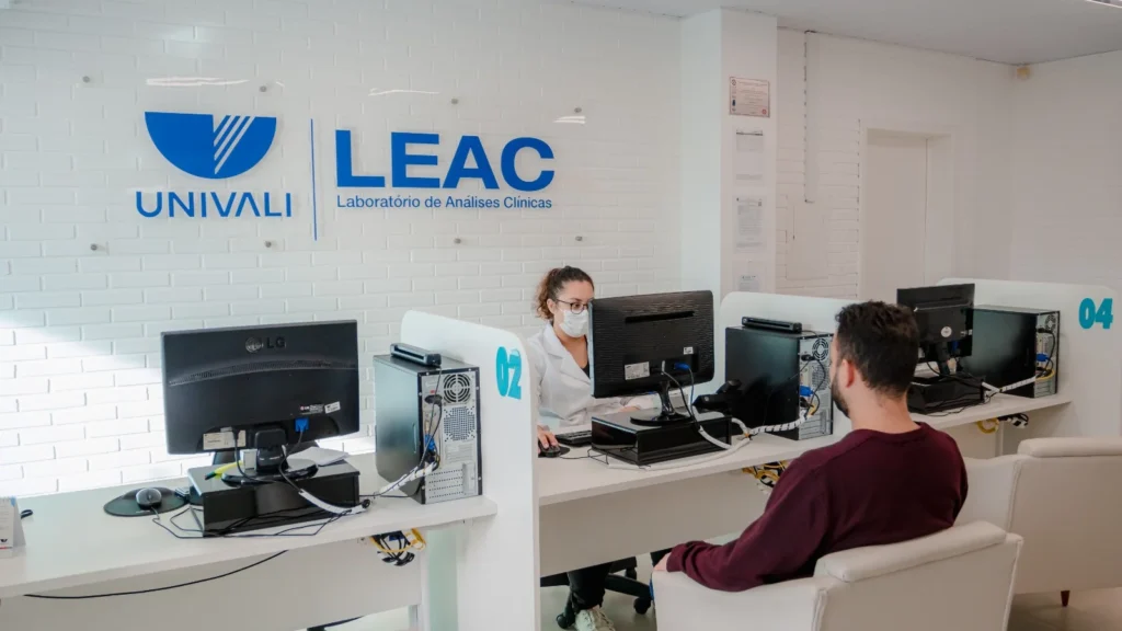 Tecnologia impulsiona laboratório da Univali e amplia exames em 175%