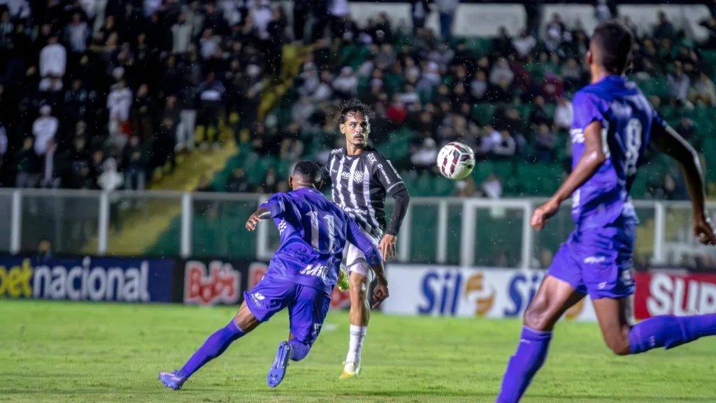 Figueirense e Barra iniciam caminhada na Copa Santa Catarina com foco no título