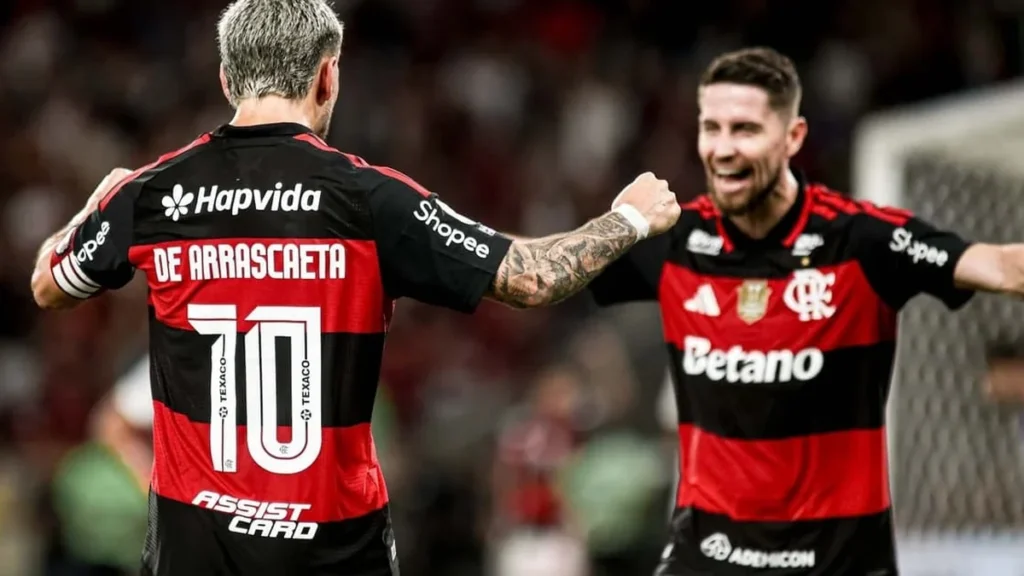 Flamengo vence RB Bragantino e amplia liderança no Brasileirão com gol de Varela