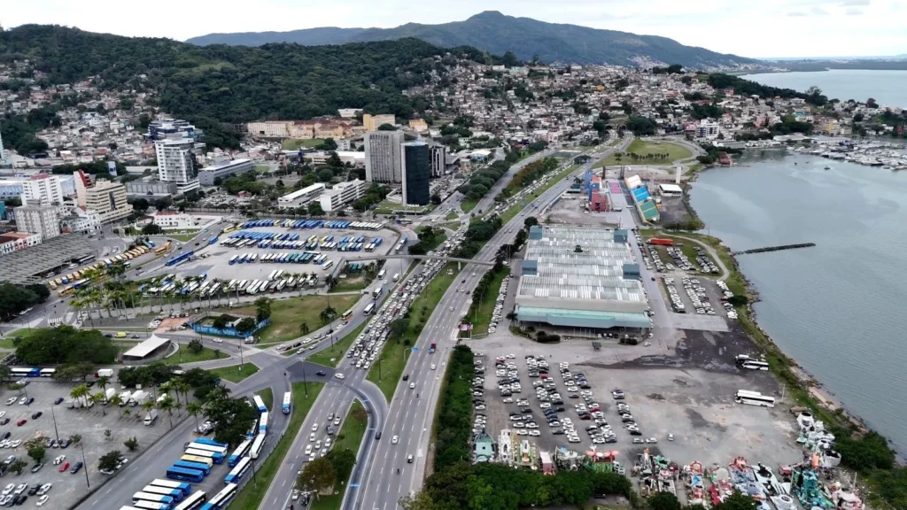 Leilão do Centro de Eventos de Florianópolis registra ágio de 90% após 144 lances acirrados