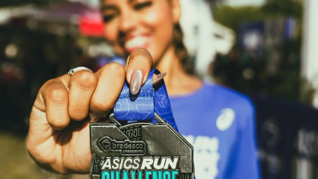 ASICS Run Challenge 2026 estreia em Florianópolis com provas de 4, 7 e 15 km na etapa final