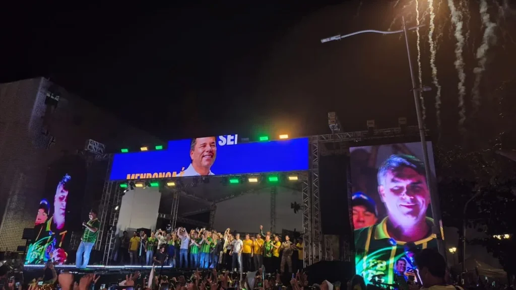 Flávio Bolsonaro no Recife: Críticas a Lula e STF em Ato de Campanha