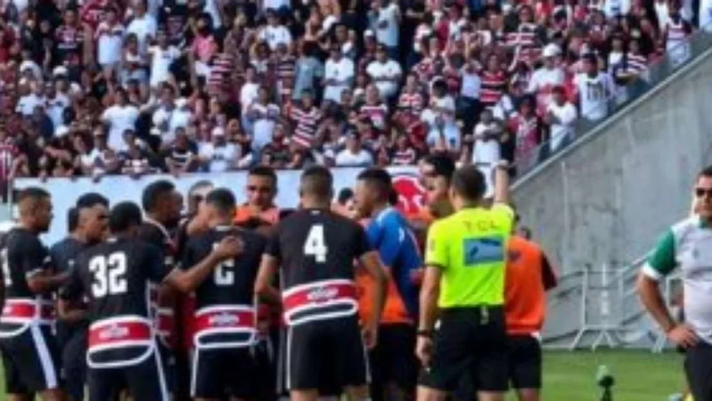 Santa Cruz mantém 100% e vence Floresta com 44 mil torcedores na Arena de Pernambuco