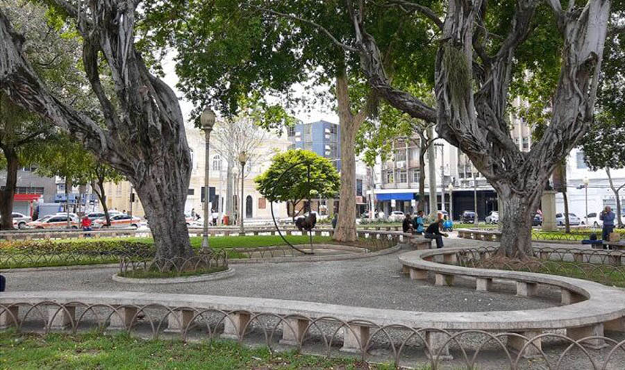Praça Costa Pereira: Um Marco Cultural no Coração de Vitória Praça Costa Pereira: Um Marco Cultural no Coração de Vitória