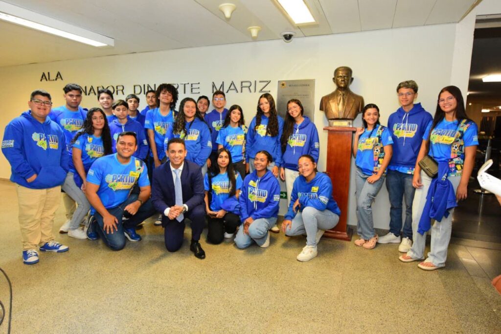 Estudantes de Mossoró Participam de Intercâmbio Cultural em Brasília com Prefeito Allyson Bezerra Estudantes de Mossoró Participam de Intercâmbio Cultural em Brasília com Prefeito Allyson Bezerra