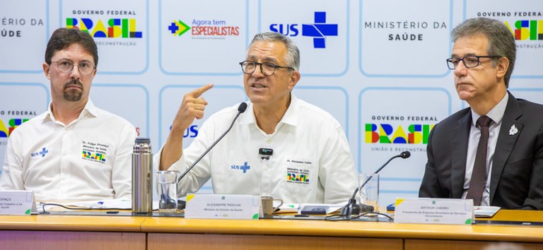 Governo Federal Expande Formação de Médicos Especialistas com 3 mil Novas Bolsas de Residência Governo Federal Expande Formação de Médicos Especialistas com 3 mil Novas Bolsas de Residência