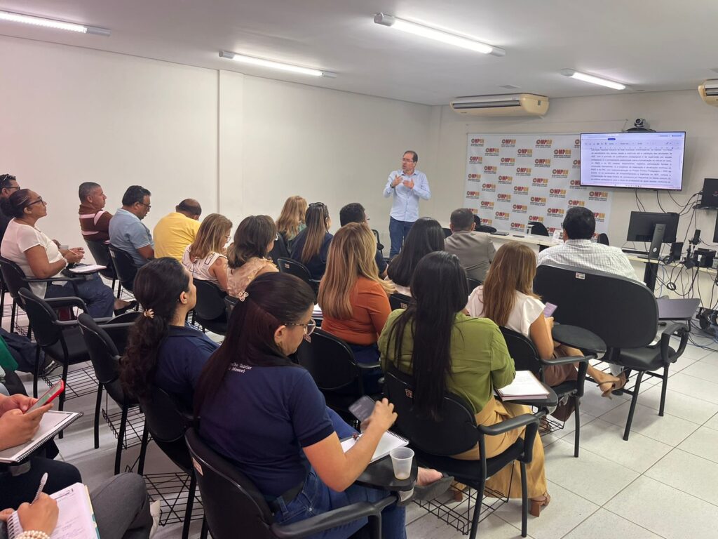 Mossoró: MPRN Debate Implantação da Política de Educação Especial Inclusiva Mossoró: MPRN Debate Implantação da Política de Educação Especial Inclusiva