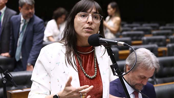 Natália Bonavides Aciona MP e Procon para Investigar Aumento da Gasolina no RN Natália Bonavides Aciona MP e Procon para Investigar Aumento da Gasolina no RN