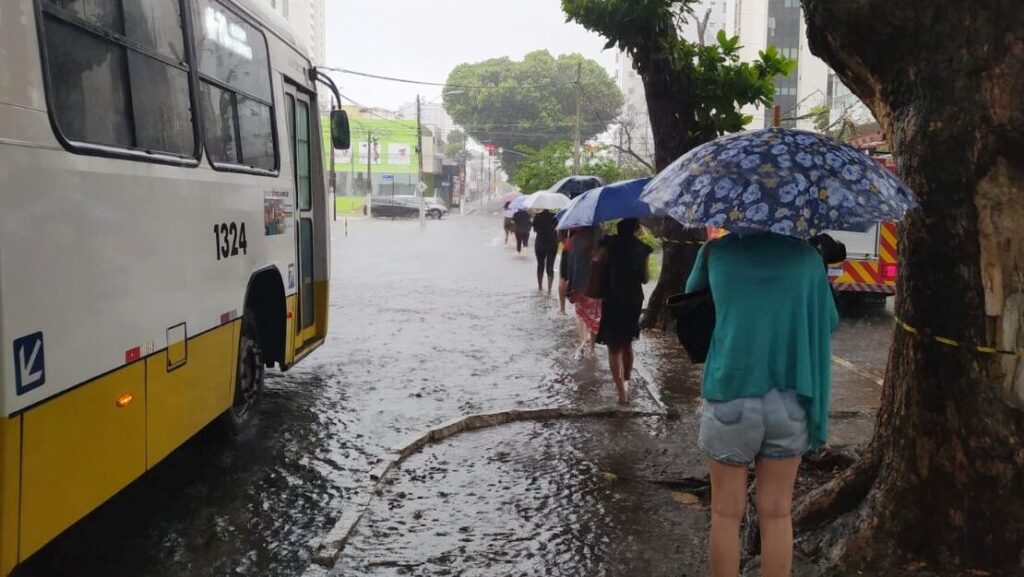 Chuvas Intensas: Inmet Coloca 99 Cidades do RN em Alerta Laranja Chuvas Intensas: Inmet Coloca 99 Cidades do RN em Alerta Laranja