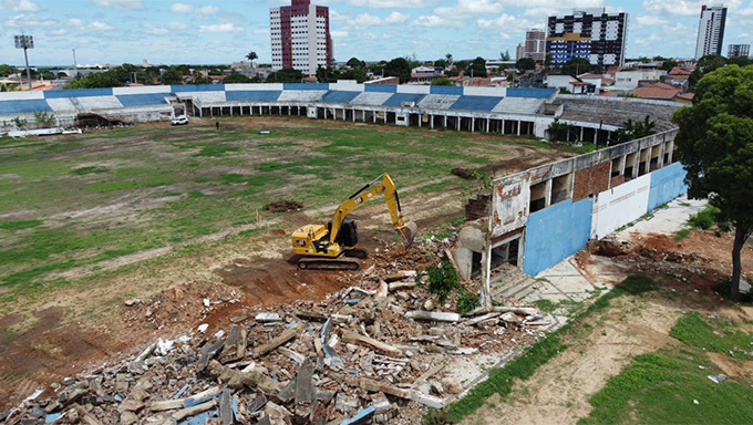 Demolição do Estádio Nogueirão em Mossoró-RN é Iniciada pela Nacional Incorporadora Demolição do Estádio Nogueirão em Mossoró-RN é Iniciada pela Nacional Incorporadora