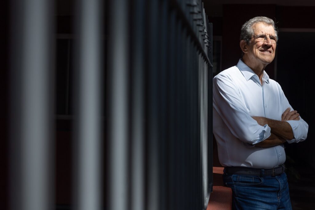Carlos Monteiro é reconhecido no Prêmio Faz Diferença 2025 na categoria Saúde