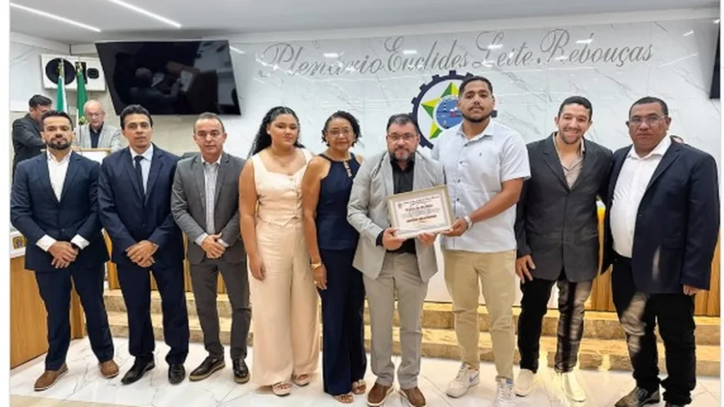 Câmara de Areia Branca reconhece 17 personalidades da área marítima com Comenda Hélio Borges