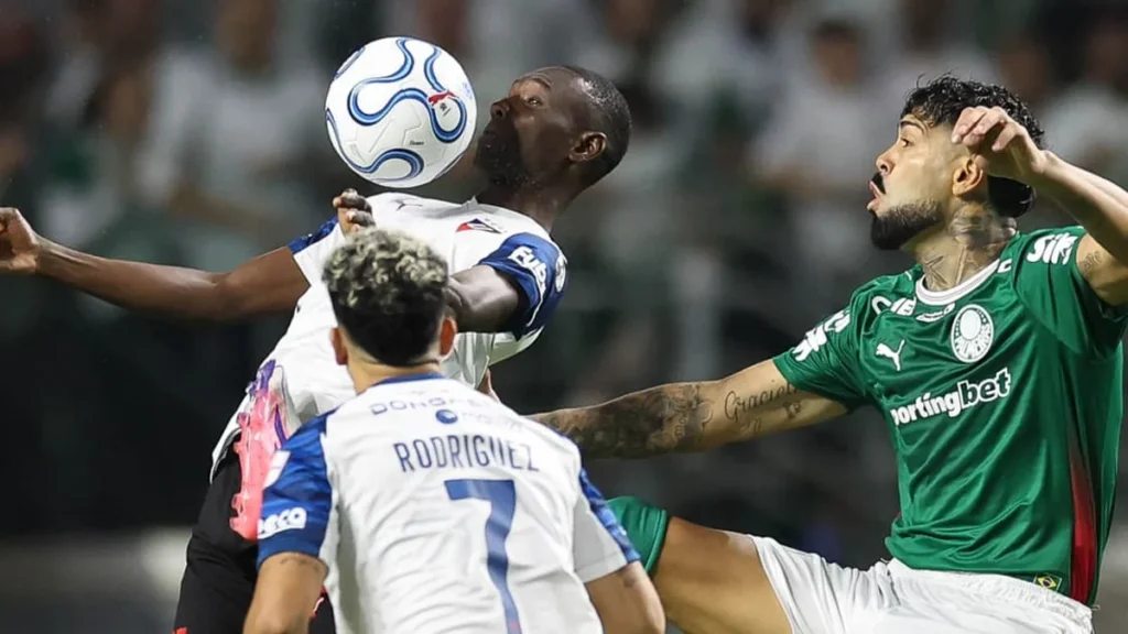 Palmeiras enfrenta desafio histórico contra a LDU na altitude de Quito