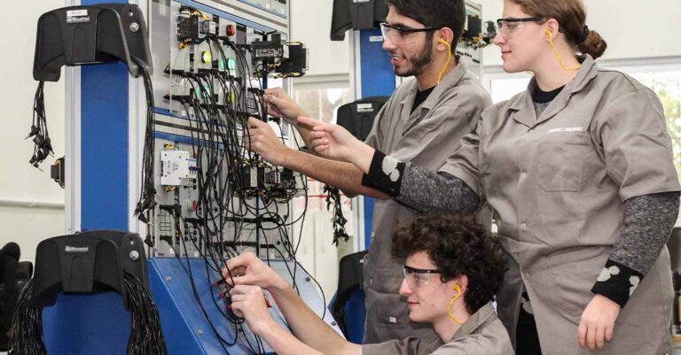 SENAI Bahia Lança Inscrições para Mais de Mil Bolsas Gratuitas em Cursos Técnicos em 2026 SENAI Bahia Lança Inscrições para Mais de Mil Bolsas Gratuitas em Cursos Técnicos em 2026