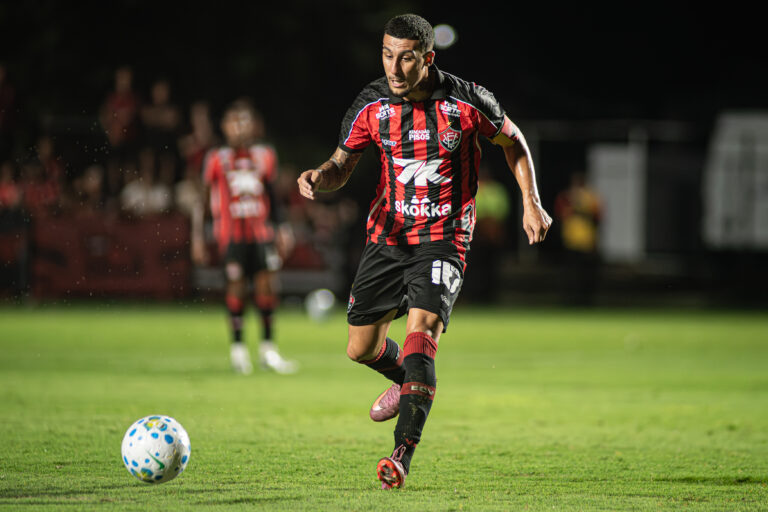 Barcelona x Vitória: Onde Assistir e Prováveis Escalações no Campeonato Baiano Barcelona x Vitória: Onde Assistir e Prováveis Escalações no Campeonato Baiano