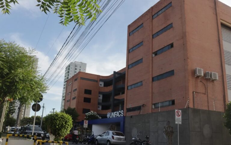 Cursos Gratuitos de Férias em Feira de Santana: Inscrições Abertas na Unifacs