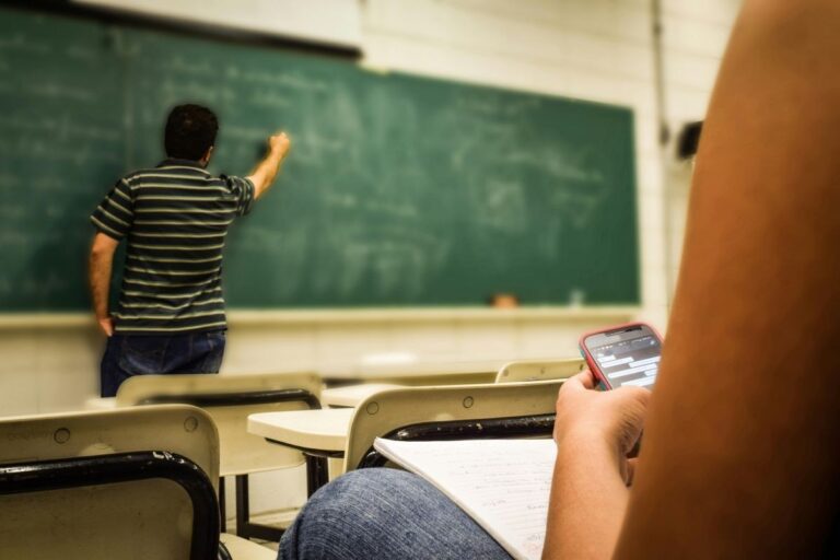 Seleção Simplificada: Prefeitura de Feira de Santana Oferece Mil Vagas para Professores