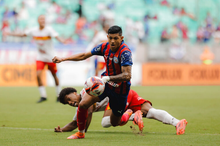 Bahia Avança à Final do Baianão com Vitória sobre Juazeirense em Jogo Agitado