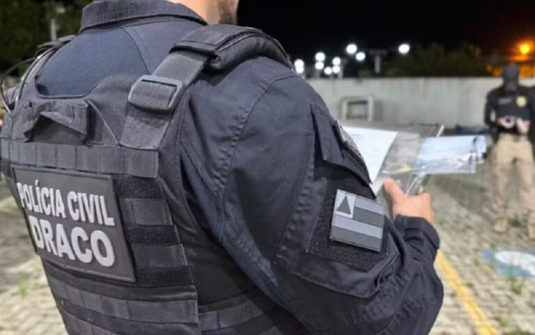 Homens Presos Após Furto de R$ 400 Mil em Joias na Bahia Homens Presos Após Furto de R$ 400 Mil em Joias na Bahia