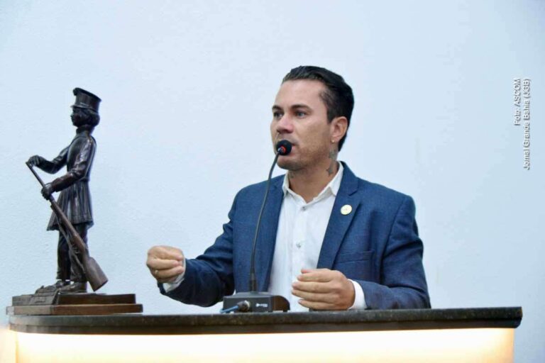 Vereador do União Brasil elogia governador Jerônimo em discurso na Câmara de Feira de Santana