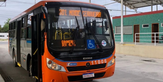 Vereador Silvio Dias Apresenta Proposta para Tarifa Zero em Feira de Santana Vereador Silvio Dias Apresenta Proposta para Tarifa Zero em Feira de Santana