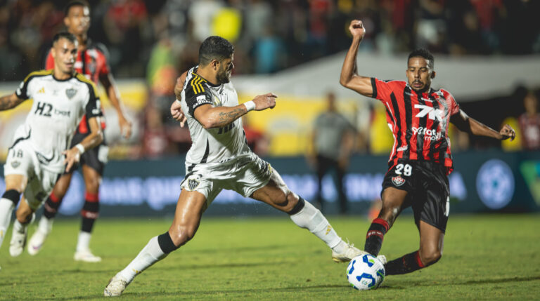 Atlético busca quebrar jejum de vitórias contra o Vitória no Barradão Atlético busca quebrar jejum de vitórias contra o Vitória no Barradão