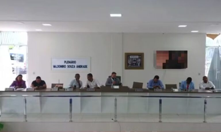 Câmara Municipal da Bahia Passa por Incidente Surpreendente Durante Sessão Legislativa Câmara Municipal da Bahia Passa por Incidente Surpreendente Durante Sessão Legislativa