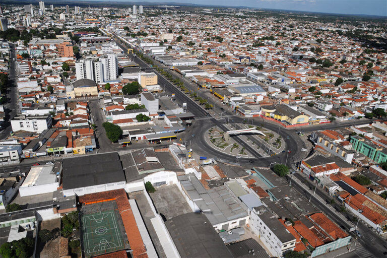 Feira de Santana: O Coração Logístico da Bahia e Seu Crescimento Impressionante Feira de Santana: O Coração Logístico da Bahia e Seu Crescimento Impressionante