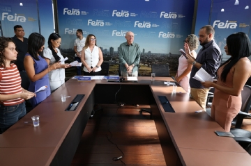 Feira de Santana Recebe Seis Novos Servidores Públicos para Melhorar Atendimento Feira de Santana Recebe Seis Novos Servidores Públicos para Melhorar Atendimento