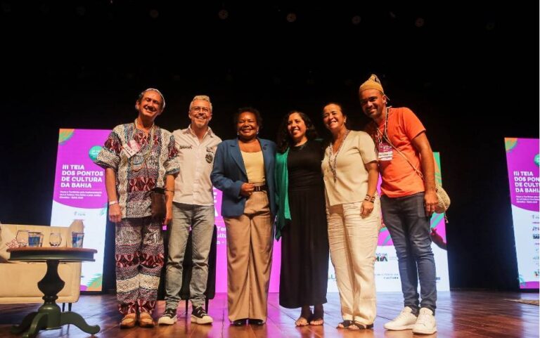Feira de Santana Recebe III Teia Estadual dos Pontos de Cultura com Presença da Ministra Margareth Menezes Feira de Santana Recebe III Teia Estadual dos Pontos de Cultura com Presença da Ministra Margareth M